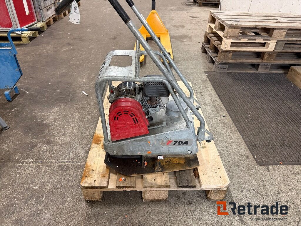 Vibroplatta Swepac F70A - Equipo de construcción: foto 1 Vibroplatta Swepac F70A - Equipo de construcción: foto 1