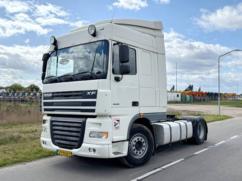 DAF XF105.460 - Automatic / Airco / Cruise Control - Cabeza tractora: foto 1 DAF XF105.460 - Automatic / Airco / Cruise Control - Cabeza tractora: foto 1