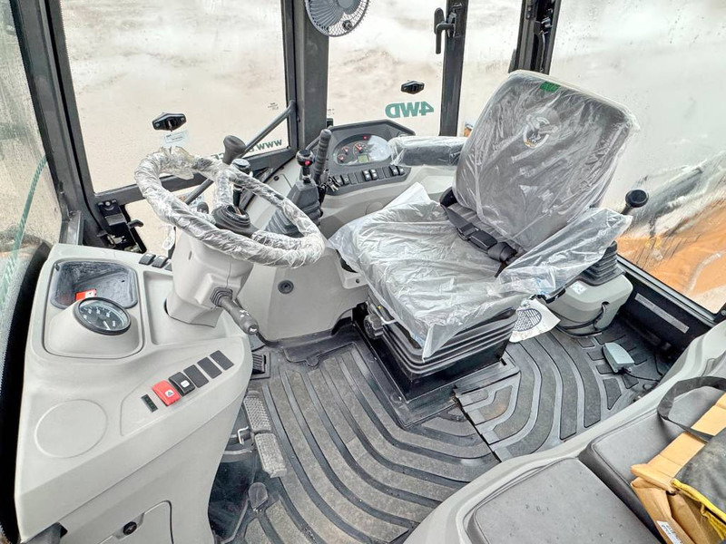 Case 770EX 4WD - New / Unused / Hammer Lines - Retroexcavadora: foto 5 Case 770EX 4WD - New / Unused / Hammer Lines - Retroexcavadora: foto 5