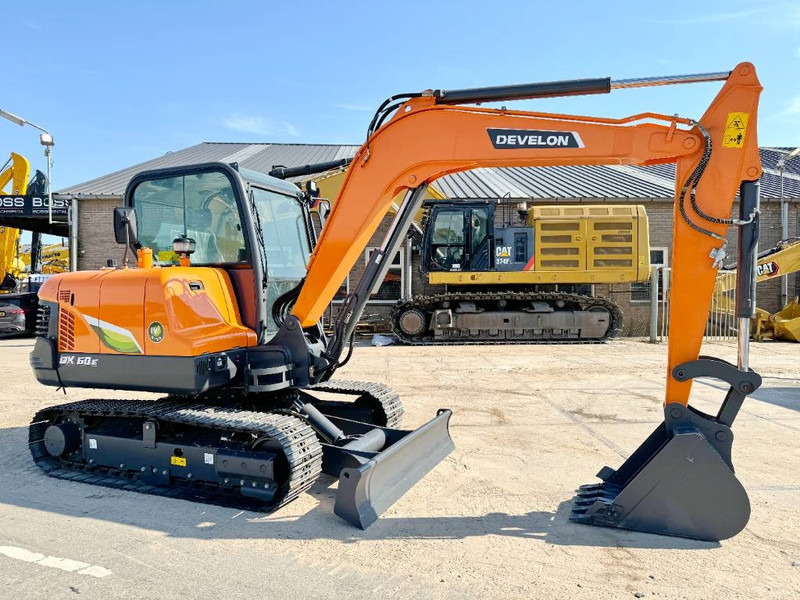 Miniexcavadora Develon DX60E-10N - New / Unused / 2024 Model: foto 6