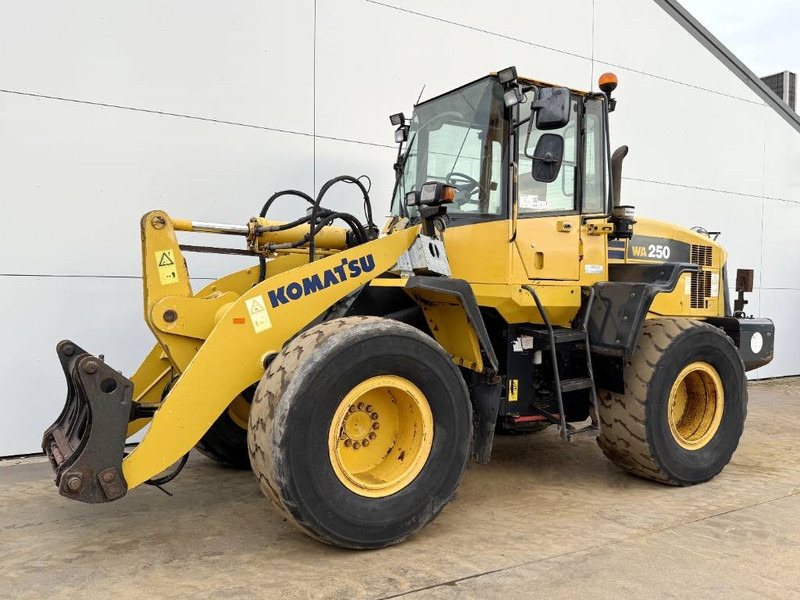 Komatsu WA250-5 - Dutch Machine / 3rd Function / Auto Lube - Cargadora de ruedas: foto 2 Komatsu WA250-5 - Dutch Machine / 3rd Function / Auto Lube - Cargadora de ruedas: foto 2