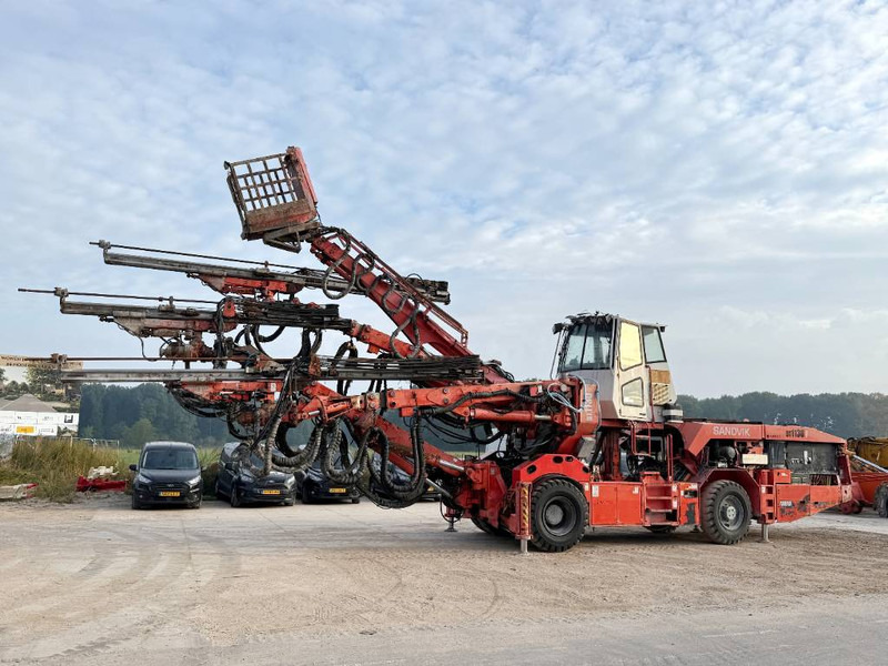 Sandvik DT1130-SC - 3x TB150 Drill Boom + Basket Boom - Perforadora: foto 1 Sandvik DT1130-SC - 3x TB150 Drill Boom + Basket Boom - Perforadora: foto 1