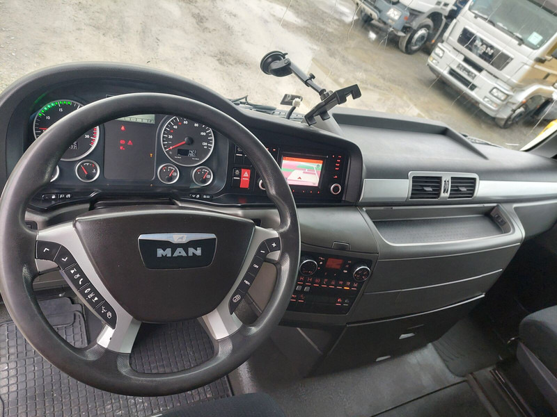 Camión para transporte de alimentos MAN TGX 35.440 Silo Euro 6 8x4 Lift+Lenk Klima (5): foto 17