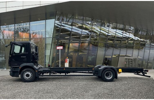 MAN TGM 18.320 4x2 BL CH Fahrgestell Euro 6 NEU Rechtslenker - Camión chasis: foto 5 MAN TGM 18.320 4x2 BL CH Fahrgestell Euro 6 NEU Rechtslenker - Camión chasis: foto 5