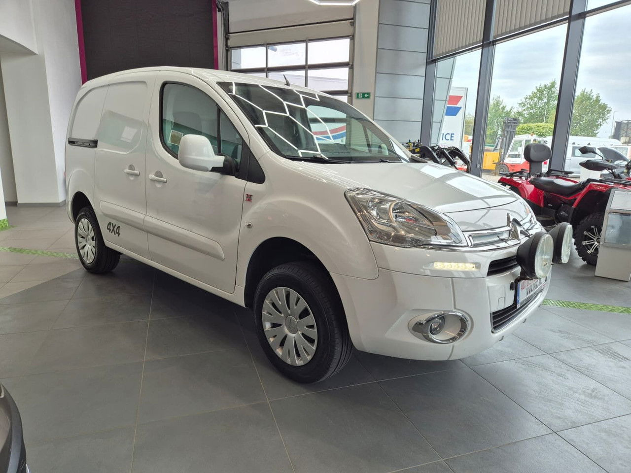 Citroën Berlingo 1.6 HDI 4X4 / Facelift / LOW KM / Serviced - Furgoneta pequeña: foto 5 Citroën Berlingo 1.6 HDI 4X4 / Facelift / LOW KM / Serviced - Furgoneta pequeña: foto 5