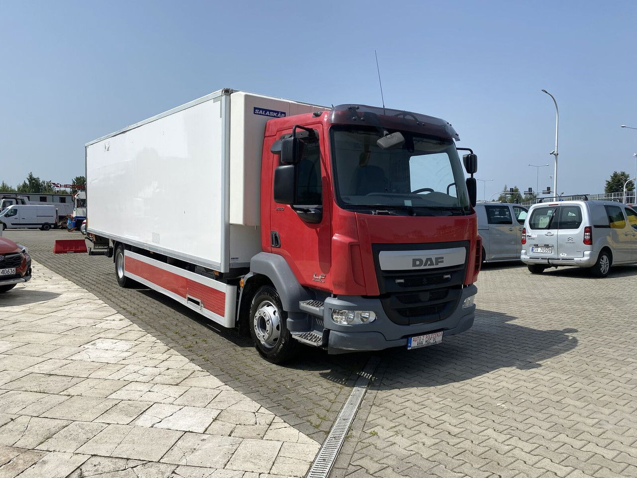 DAF LF 250 E6 AUT / 119TKM / Hulsteins -24 +25 / 18 EP / Serviced - Camión frigorífico: foto 1 DAF LF 250 E6 AUT / 119TKM / Hulsteins -24 +25 / 18 EP / Serviced - Camión frigorífico: foto 1