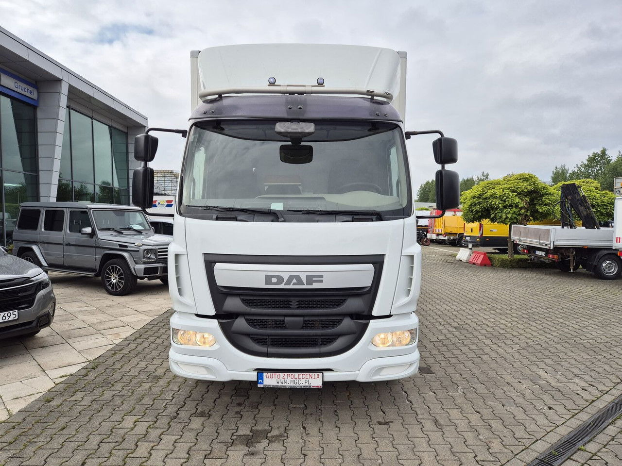 DAF LF 250 FA / 3 Seats / Works Great - Camión caja cerrada: foto 3 DAF LF 250 FA / 3 Seats / Works Great - Camión caja cerrada: foto 3