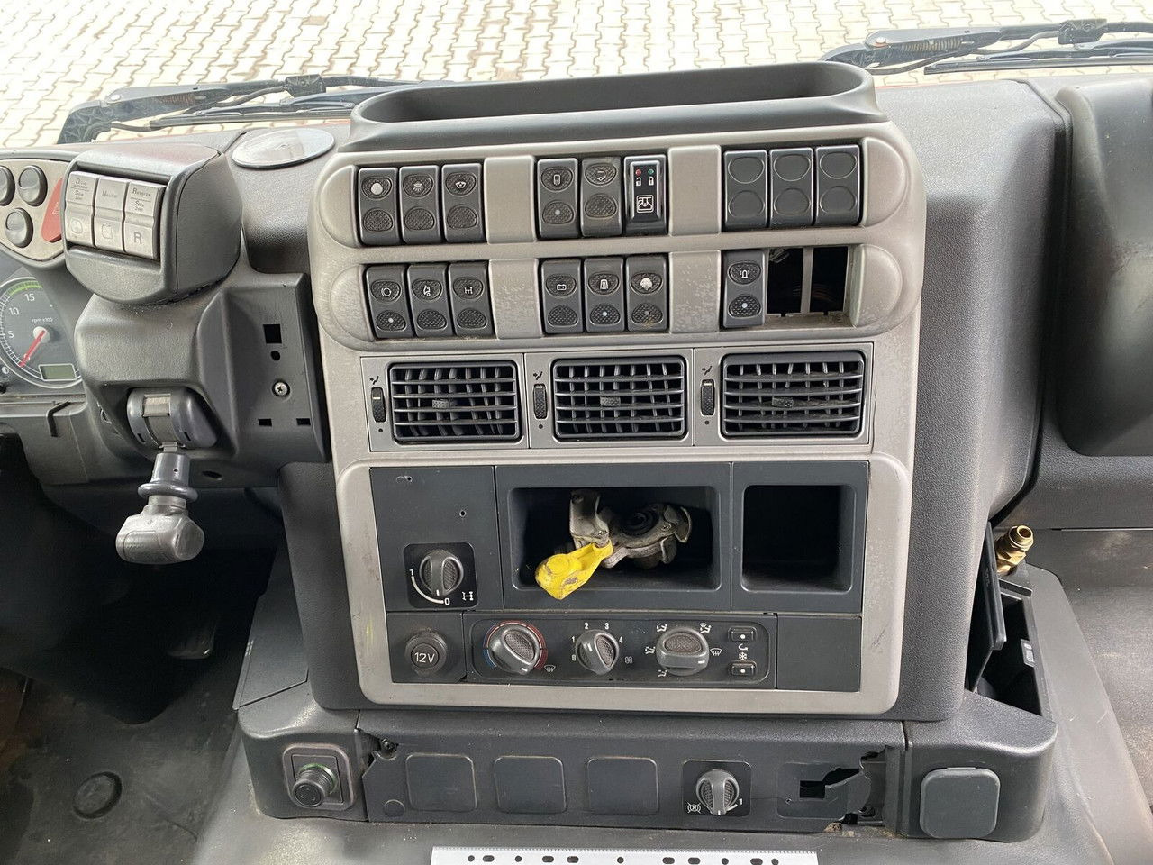 Camión chasis IVECO Stralis 360 AT 190 / Euro 5 / NEW Service / Long Frame: foto 22