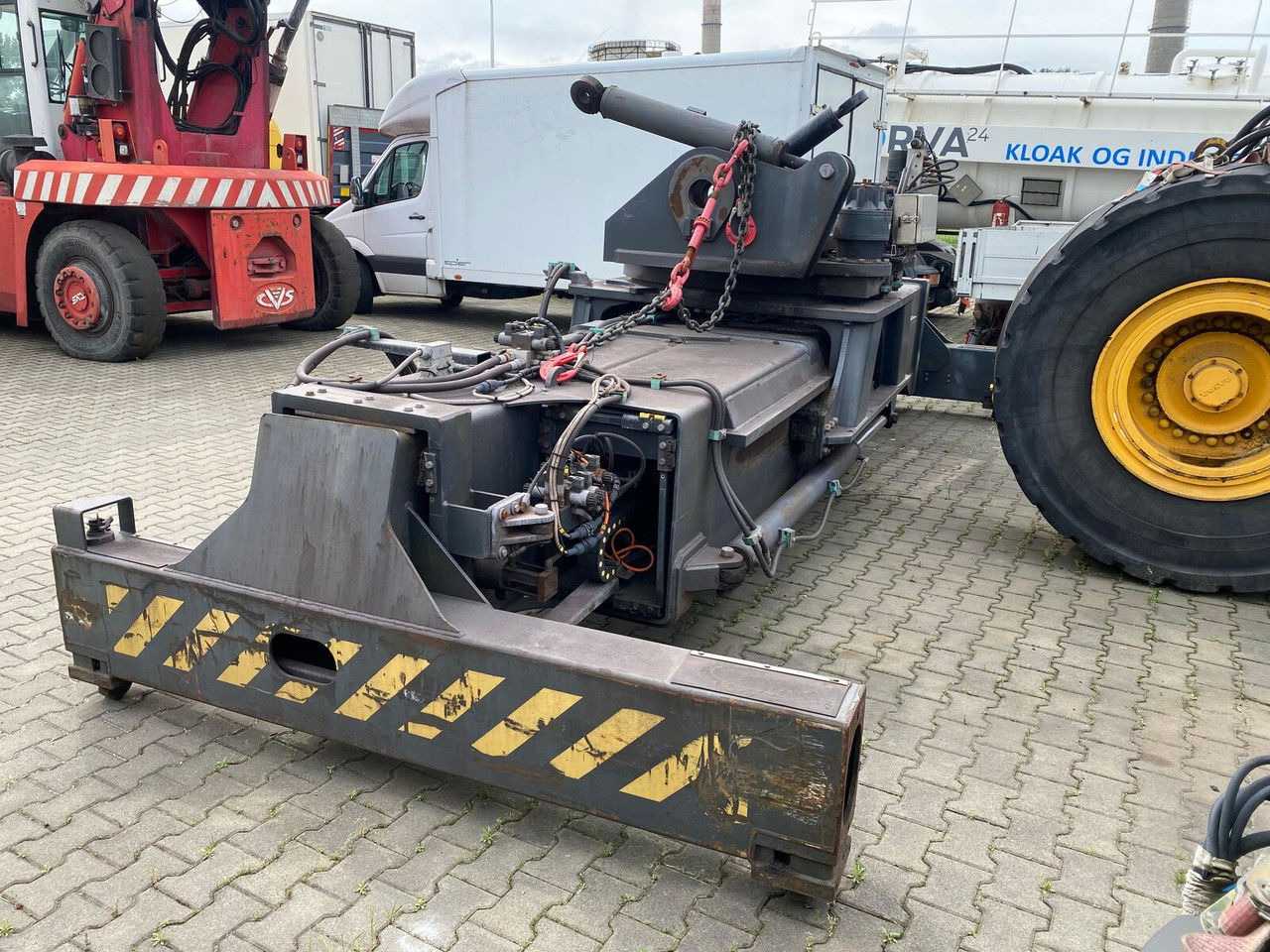 Diversen 817-8787 / 45000KG / 1 Owner / Fully Functional Elme 817-8787 / 45000KG - Implemento para Reach stacker: foto 4 Diversen 817-8787 / 45000KG / 1 Owner / Fully Functional Elme 817-8787 / 45000KG - Implemento para Reach stacker: foto 4