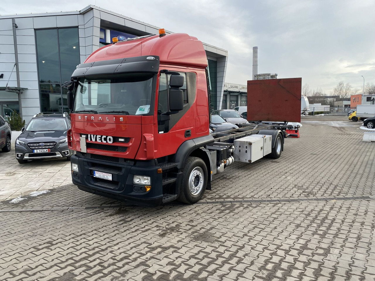 Iveco Stralis 360 AT 190 / Euro 5 / NEW Service / Long Frame - Camión chasis: foto 2 Iveco Stralis 360 AT 190 / Euro 5 / NEW Service / Long Frame - Camión chasis: foto 2