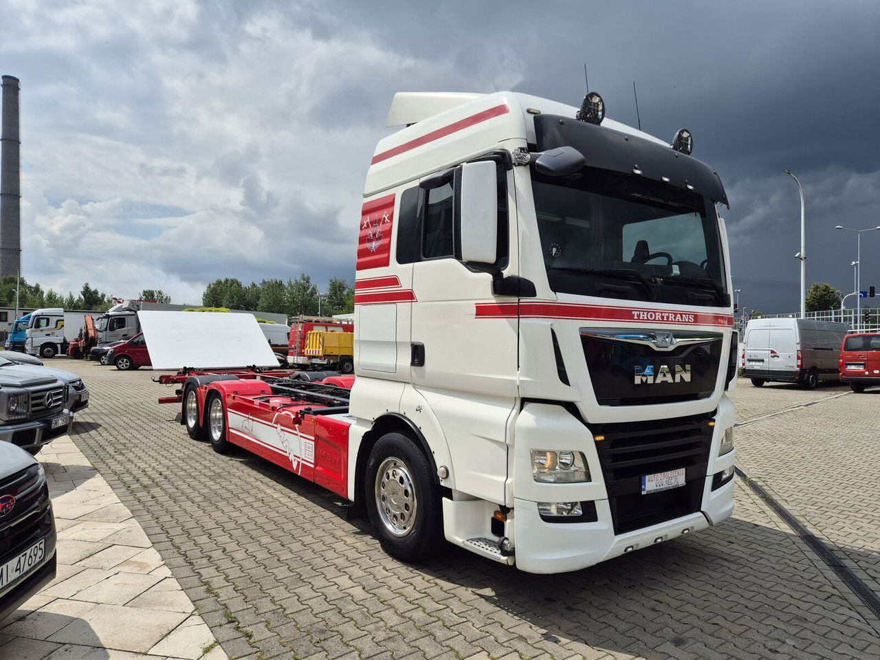 MAN TGX 28 28.420 , 6x2-2 LL / Trailer HFR KM 20 / 1 Owner / E6 /Guaran - Camión portacontenedore/ Intercambiable: foto 4 MAN TGX 28 28.420 , 6x2-2 LL / Trailer HFR KM 20 / 1 Owner / E6 /Guaran - Camión portacontenedore/ Intercambiable: foto 4
