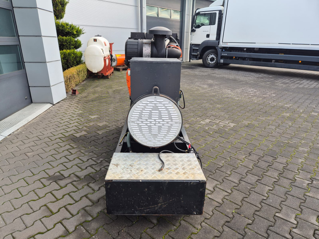 Generador industriale nuevo MECALAC ECP34 2S4 - Iveco Engine,126kVA,New oils, filters, Mecc Alte ECP34 2S4 - Iveco Engine,126kVA,New oils, filters, Like New: foto 6 Generador industriale nuevo MECALAC ECP34 2S4 - Iveco Engine,126kVA,New oils, filters, Mecc Alte ECP34 2S4 - Iveco Engine,126kVA,New oils, filters, Like New: foto 6