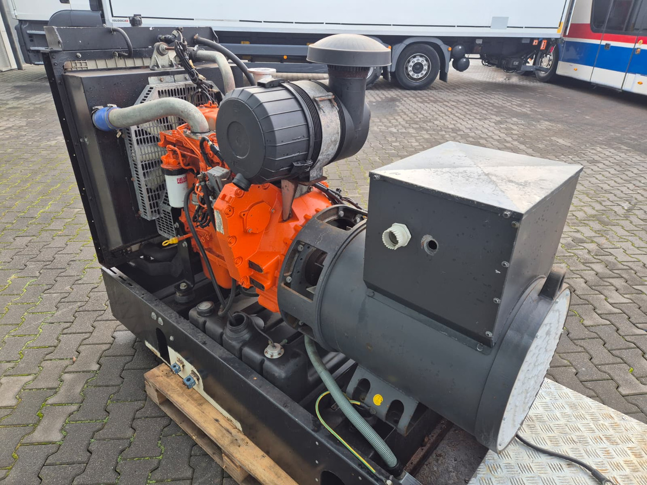 Generador industriale nuevo MECALAC ECP34 2S4 - Iveco Engine,126kVA,New oils, filters, Mecc Alte ECP34 2S4 - Iveco Engine,126kVA,New oils, filters, Like New: foto 16 Generador industriale nuevo MECALAC ECP34 2S4 - Iveco Engine,126kVA,New oils, filters, Mecc Alte ECP34 2S4 - Iveco Engine,126kVA,New oils, filters, Like New: foto 16