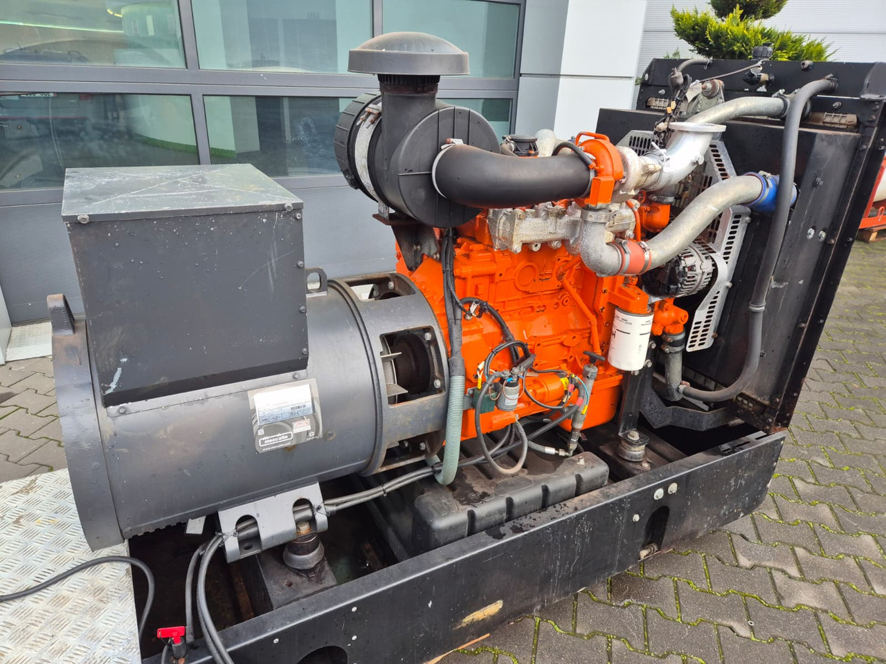 Generador industriale nuevo MECALAC ECP34 2S4 - Iveco Engine,126kVA,New oils, filters, Mecc Alte ECP34 2S4 - Iveco Engine,126kVA,New oils, filters, Like New: foto 13 Generador industriale nuevo MECALAC ECP34 2S4 - Iveco Engine,126kVA,New oils, filters, Mecc Alte ECP34 2S4 - Iveco Engine,126kVA,New oils, filters, Like New: foto 13