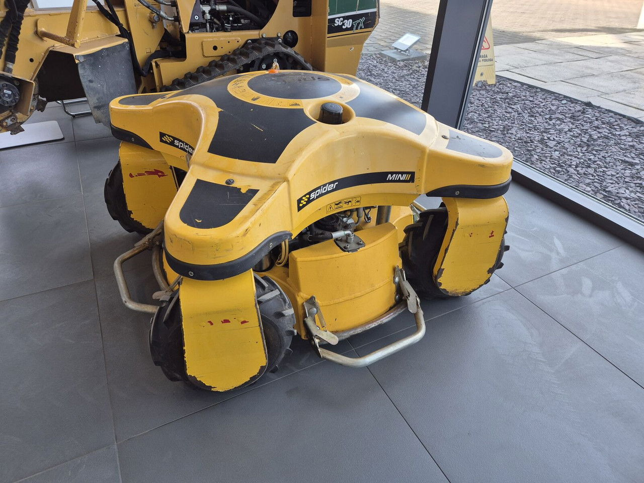 MINI Mini Spider II - Cortacésped: foto 1 MINI Mini Spider II - Cortacésped: foto 1