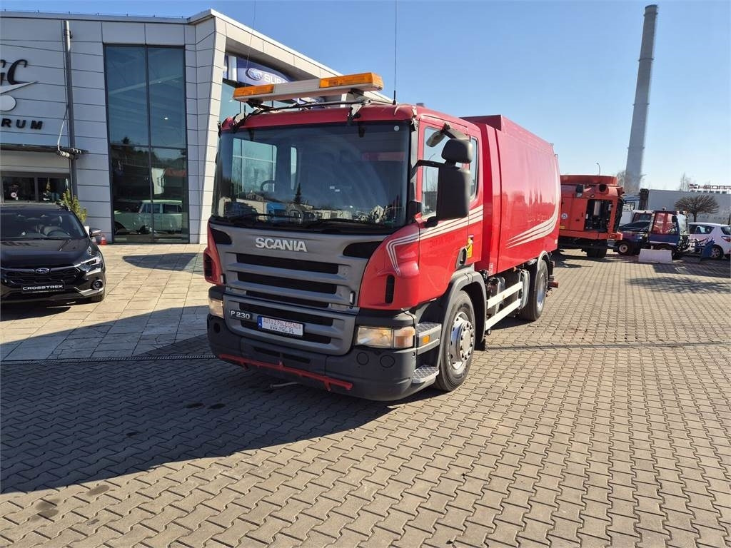Scania P 230/ 4X2 / SWEEPER / JOHNSTON VX800 / SPRAYER / - Barredora vial: foto 2 Scania P 230/ 4X2 / SWEEPER / JOHNSTON VX800 / SPRAYER / - Barredora vial: foto 2