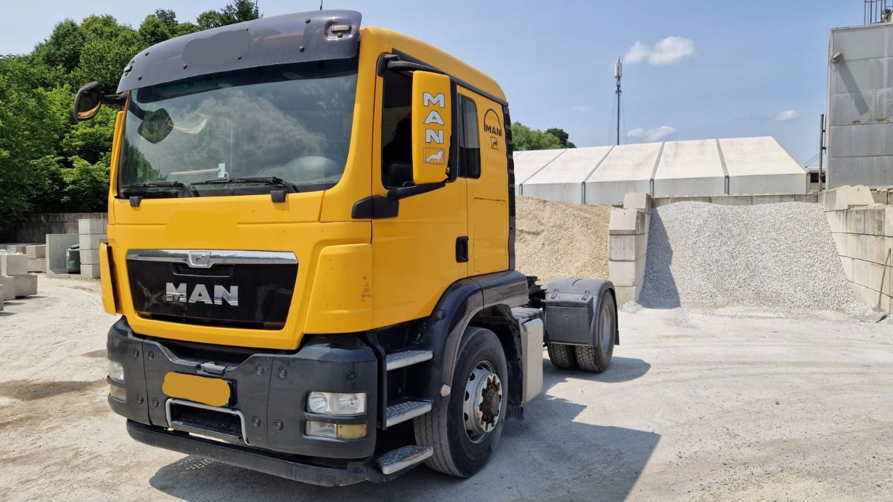 MAN 18.440 4x4 BLS tractor unit - tipp. hydraulics - Cabeza tractora: foto 1 MAN 18.440 4x4 BLS tractor unit - tipp. hydraulics - Cabeza tractora: foto 1