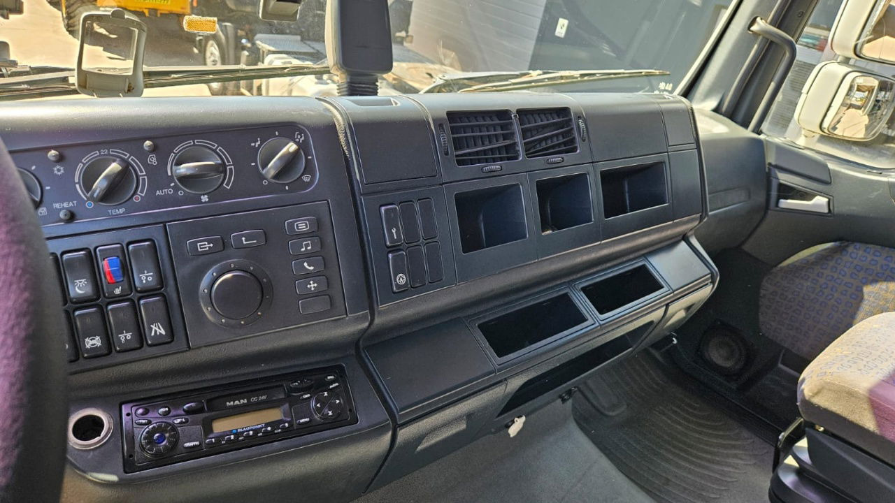 Cabeza tractora MAN TGA 18.413 4X2 tractor unit: foto 21 Cabeza tractora MAN TGA 18.413 4X2 tractor unit: foto 21