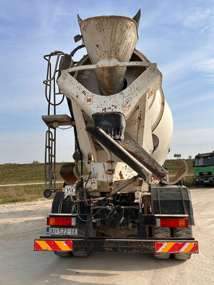 Iveco Eurotrakker 260E35W 6x6 mixer - 7m3 - Camión hormigonera: foto 4 Iveco Eurotrakker 260E35W 6x6 mixer - 7m3 - Camión hormigonera: foto 4