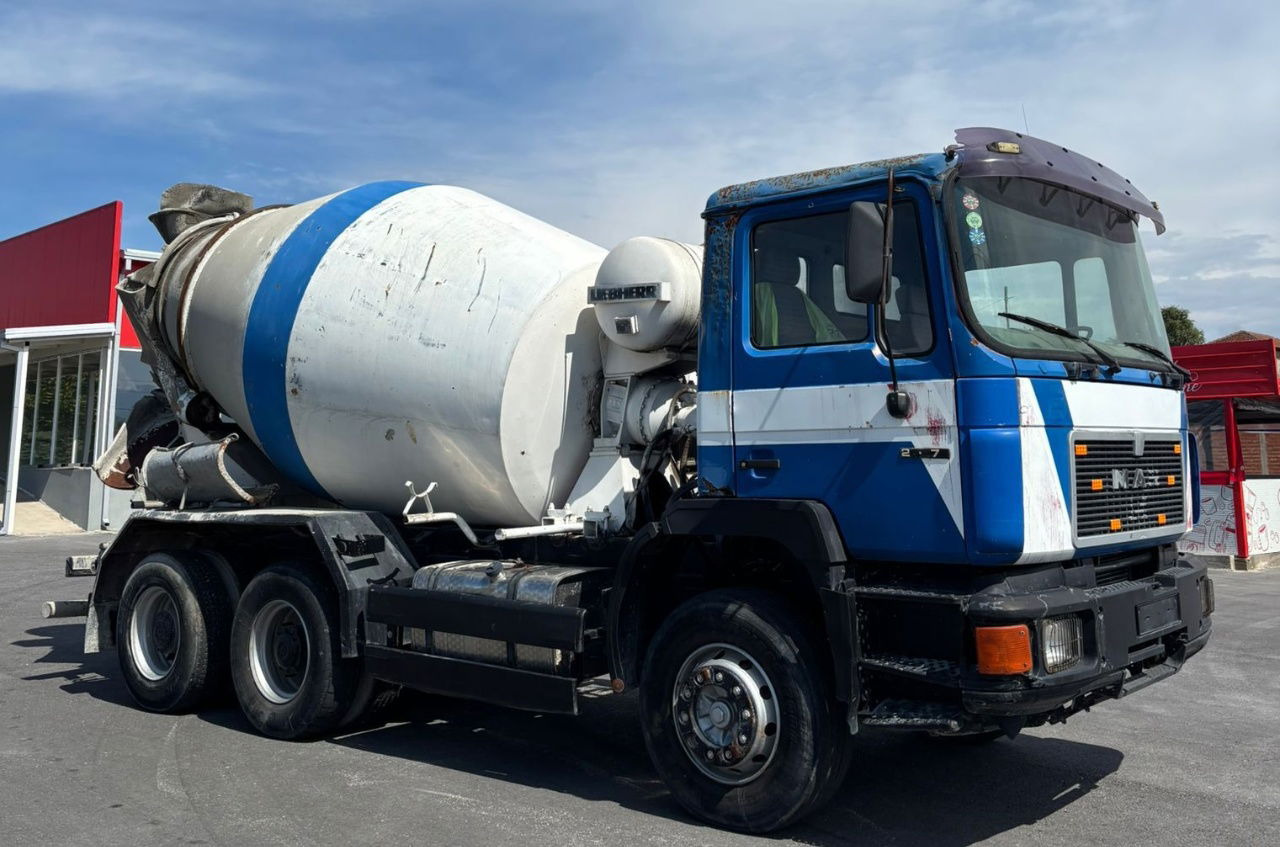 MAN 25.272 6x4 chassis- complete spring - Camión hormigonera: foto 4 MAN 25.272 6x4 chassis- complete spring - Camión hormigonera: foto 4