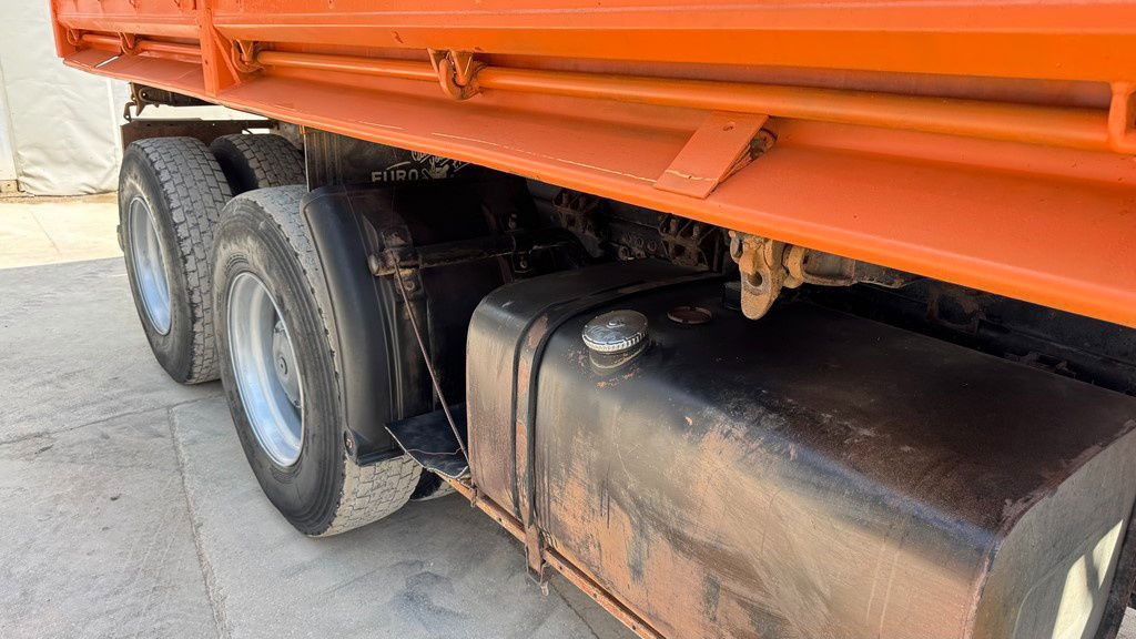 MAN 26.372 6x4 meiller tipper - Camión volquete: foto 4 MAN 26.372 6x4 meiller tipper - Camión volquete: foto 4