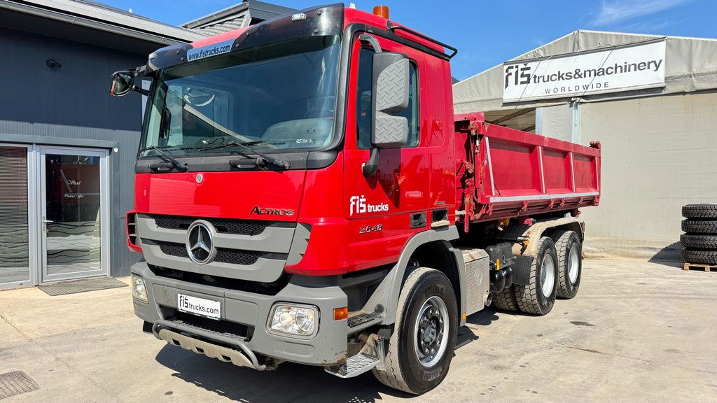 Mercedes-Benz Actros 2648 K 6X4 3 sided tipper - retarder - Camión volquete: foto 2 Mercedes-Benz Actros 2648 K 6X4 3 sided tipper - retarder - Camión volquete: foto 2