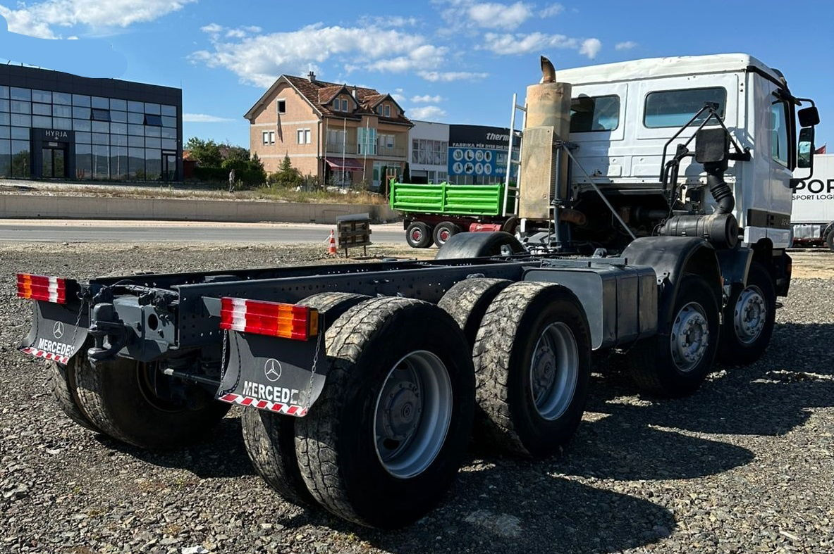 Mercedes-Benz Actros 3243 8x4 chassis - Camión chasis: foto 4 Mercedes-Benz Actros 3243 8x4 chassis - Camión chasis: foto 4