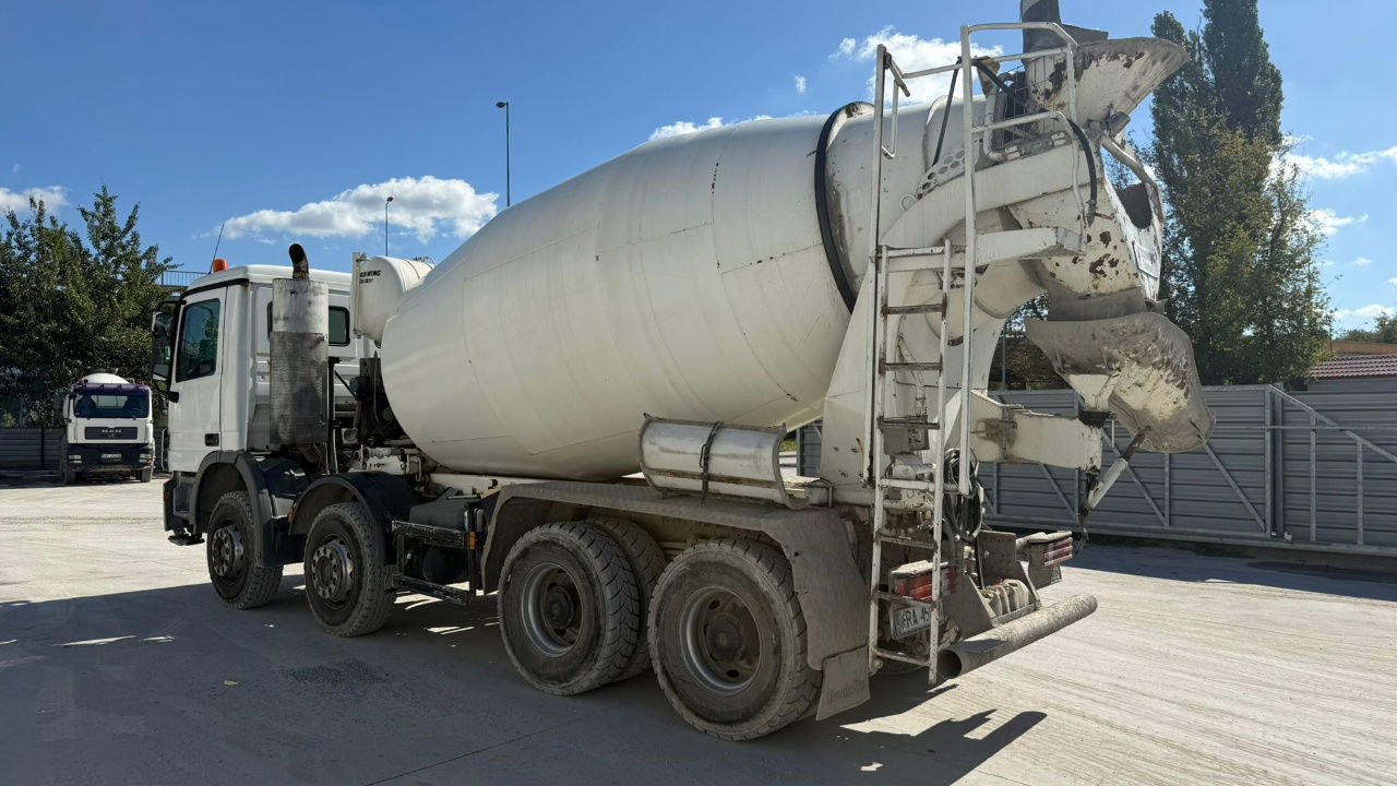 Mercedes-Benz Actros 3536 8x4 beton Schwing mixer 10m3 - Camión hormigonera: foto 3 Mercedes-Benz Actros 3536 8x4 beton Schwing mixer 10m3 - Camión hormigonera: foto 3
