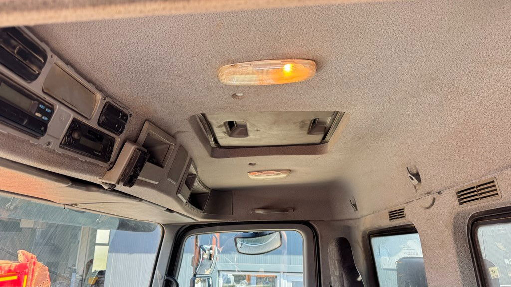 Camión volquete Mercedes-Benz Actros 4141 K 8x6 tipper - 18m3: foto 30