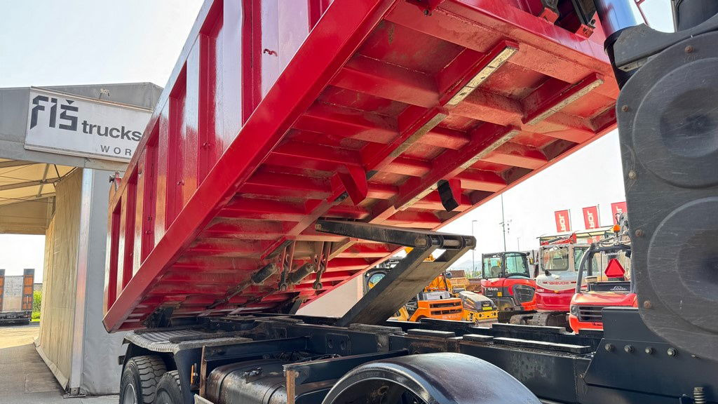 Camión volquete Mercedes-Benz Actros 4141 K 8x6 tipper - 18m3: foto 9