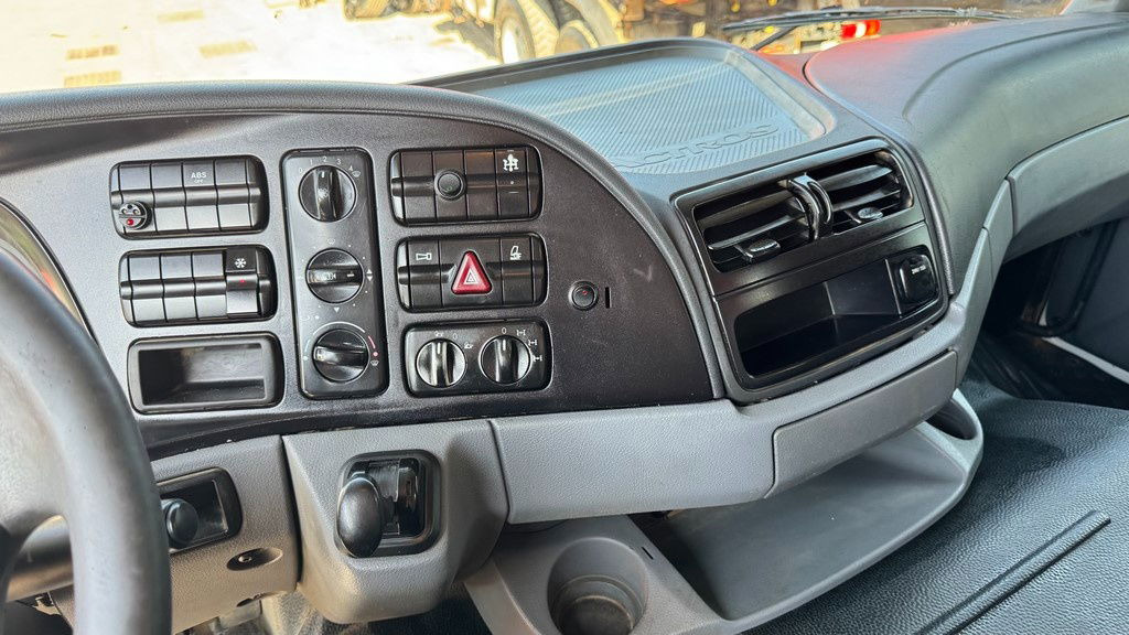 Camión volquete Mercedes-Benz Actros 4141 K 8x6 tipper - 18m3: foto 29