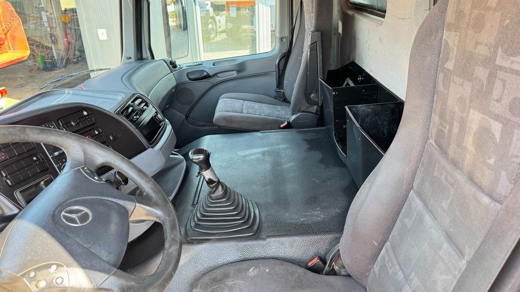 Camión volquete Mercedes-Benz Actros 4141 K 8x6 tipper - 18m3: foto 28