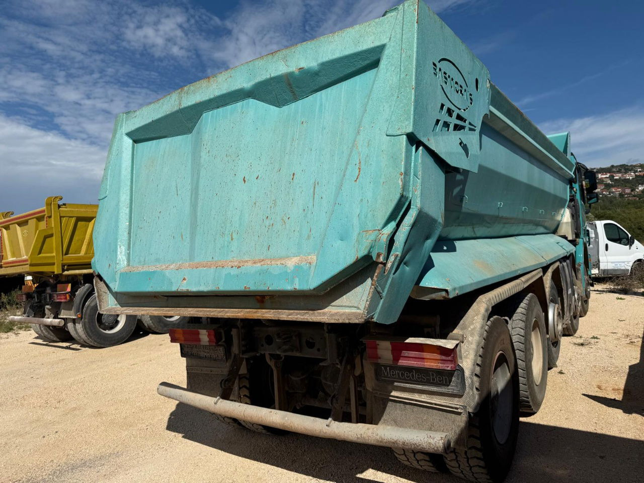 Mercedes-Benz Actros 4448 10x4 mulda tipper - euro 5 - lifting axle - Camión volquete: foto 4 Mercedes-Benz Actros 4448 10x4 mulda tipper - euro 5 - lifting axle - Camión volquete: foto 4