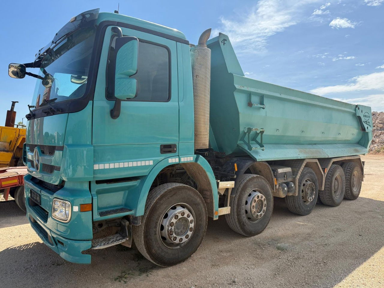 Mercedes-Benz Actros 4448 10x4 mulda tipper - euro 5 - lifting axle - Camión volquete: foto 2 Mercedes-Benz Actros 4448 10x4 mulda tipper - euro 5 - lifting axle - Camión volquete: foto 2