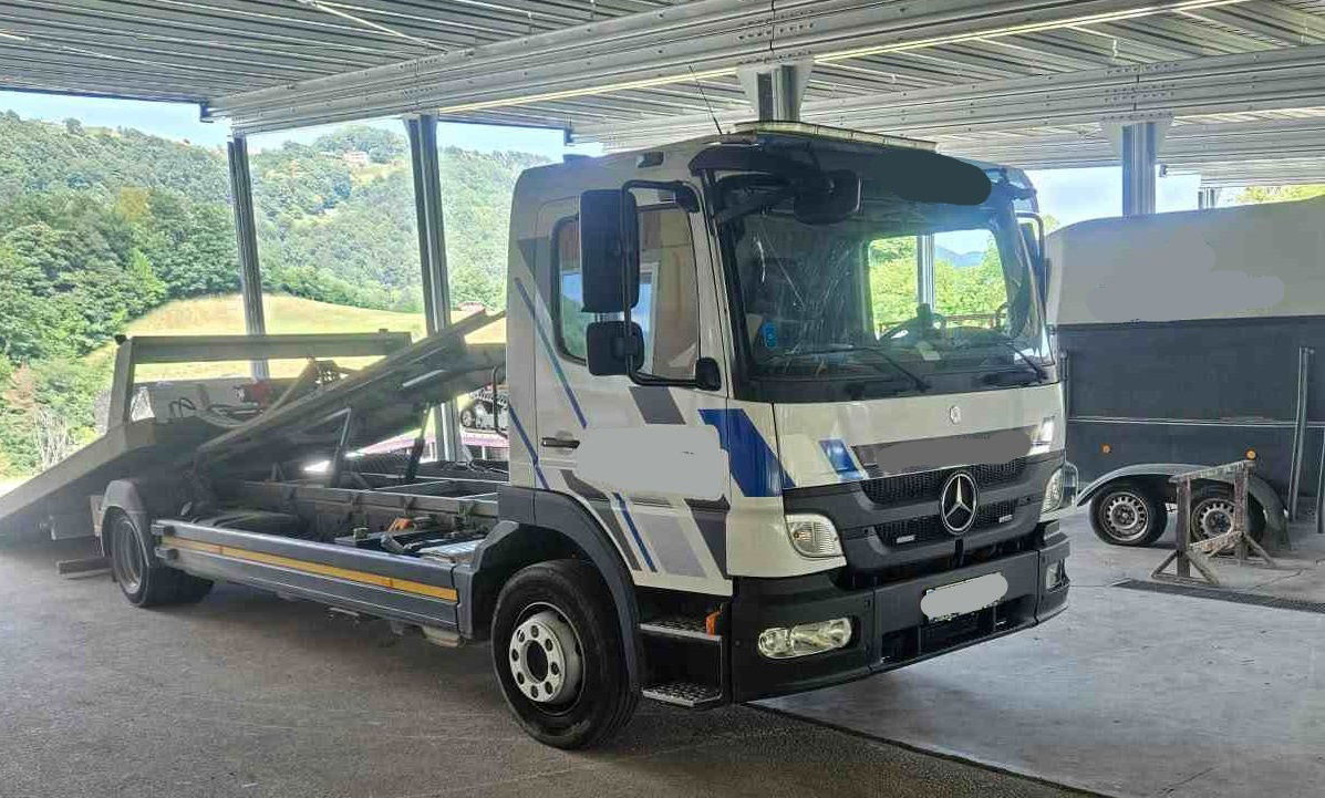 Mercedes-Benz Atego 1224 L 4x2 car transporter - 7.55M - Camión portavehículos: foto 1 Mercedes-Benz Atego 1224 L 4x2 car transporter - 7.55M - Camión portavehículos: foto 1