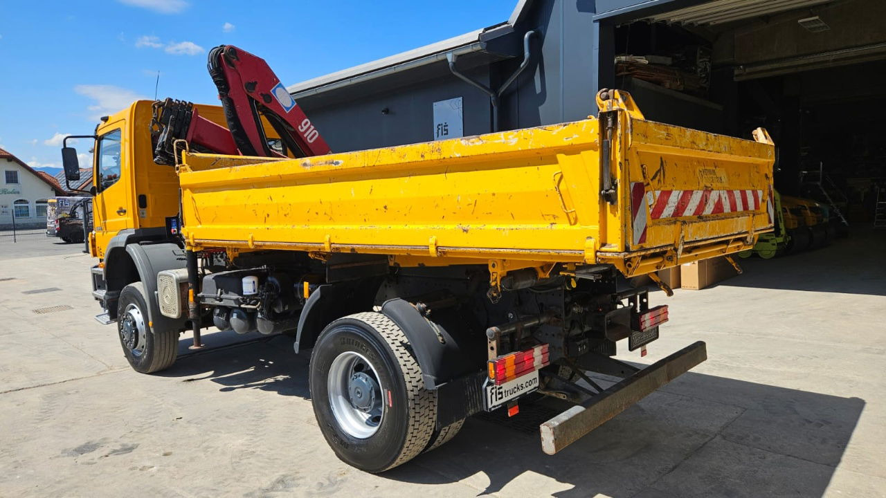 Camión volquete Mercedes-Benz Atego 1828 AK meiller tipper 4x4 - crane 9.5M - remote control: foto 13