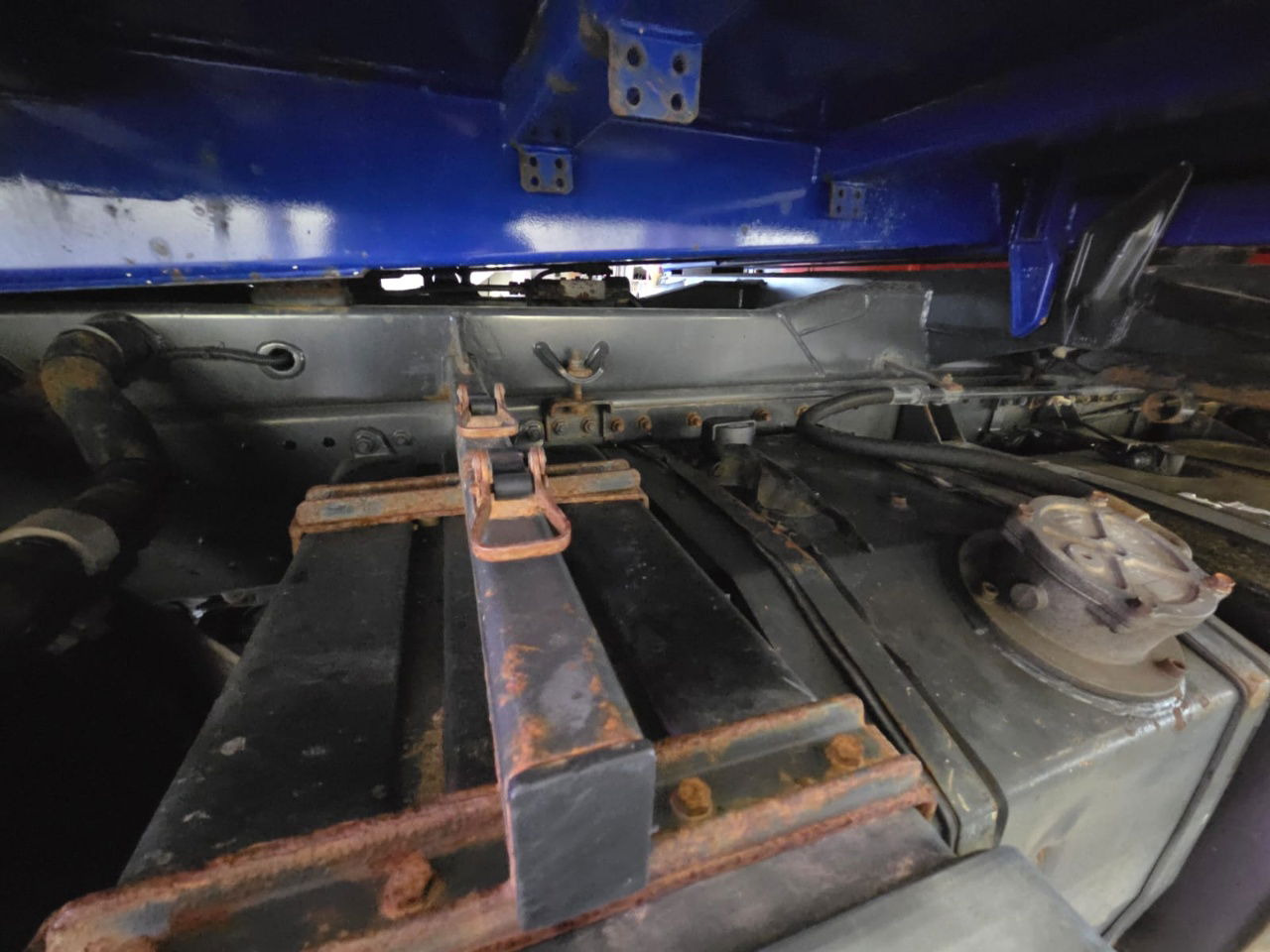 Mercedes-Benz Axor 1829 K 4x2 meiller tipper - crane PK8501 remote - Camión volquete: foto 3 Mercedes-Benz Axor 1829 K 4x2 meiller tipper - crane PK8501 remote - Camión volquete: foto 3