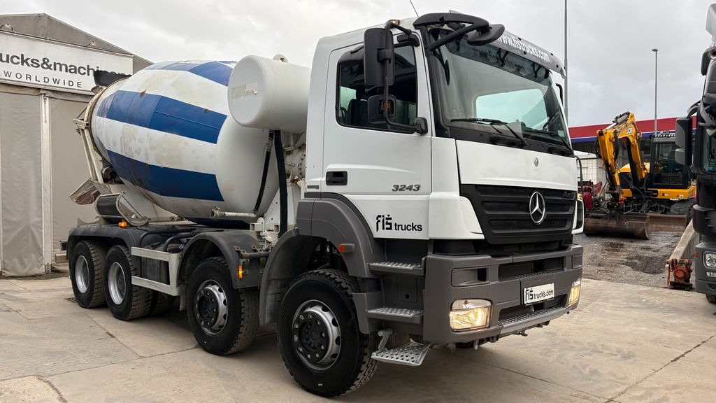 Mercedes-Benz Axor 3243 8x4 mixer cifa - 10m3 - Camión hormigonera: foto 2 Mercedes-Benz Axor 3243 8x4 mixer cifa - 10m3 - Camión hormigonera: foto 2
