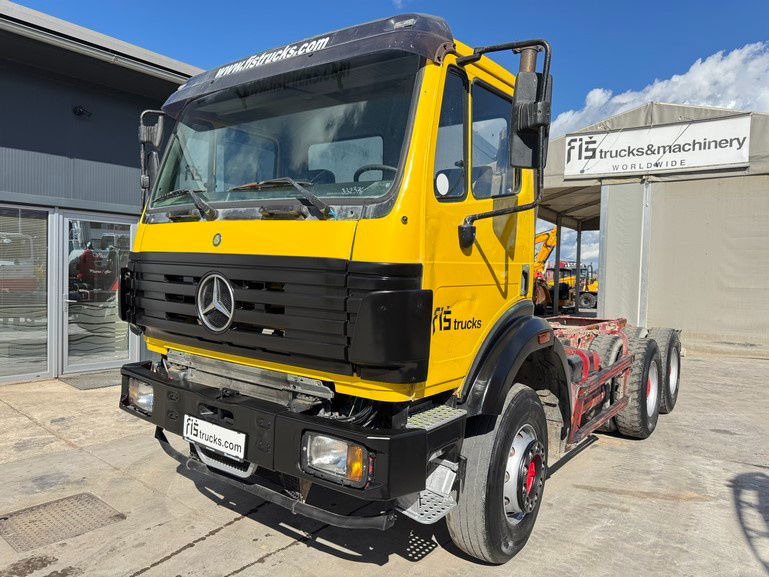 Mercedes-Benz SK 2627 6x4 chassis - V6 - full spring - Camión chasis: foto 1 Mercedes-Benz SK 2627 6x4 chassis - V6 - full spring - Camión chasis: foto 1