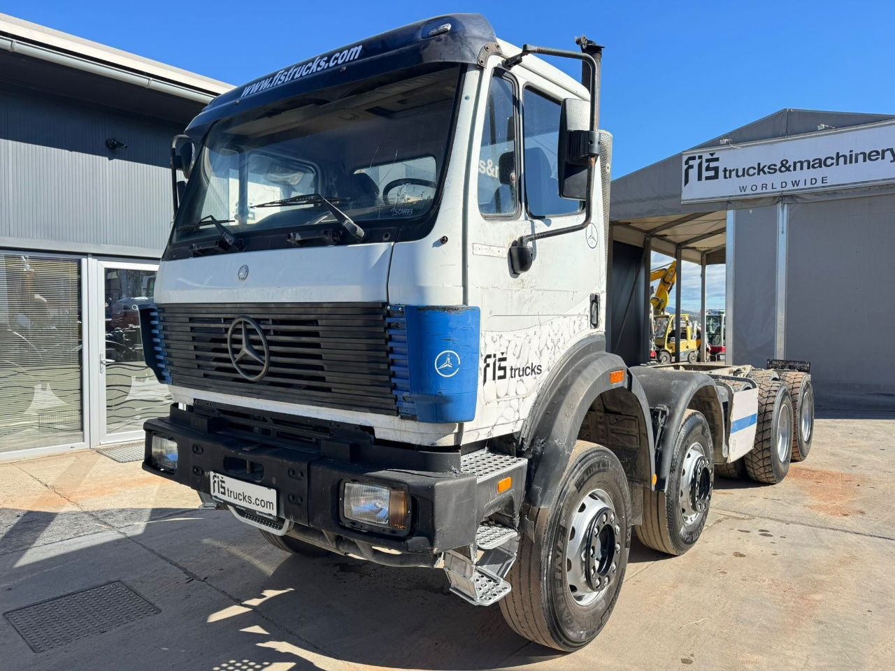 Mercedes-Benz SK 3234 8x4 chassis - Camión chasis: foto 1 Mercedes-Benz SK 3234 8x4 chassis - Camión chasis: foto 1