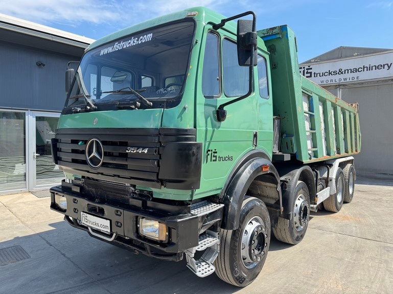 Mercedes-Benz SK 3235 8X4 tipper - V8 - Camión volquete: foto 1 Mercedes-Benz SK 3235 8X4 tipper - V8 - Camión volquete: foto 1