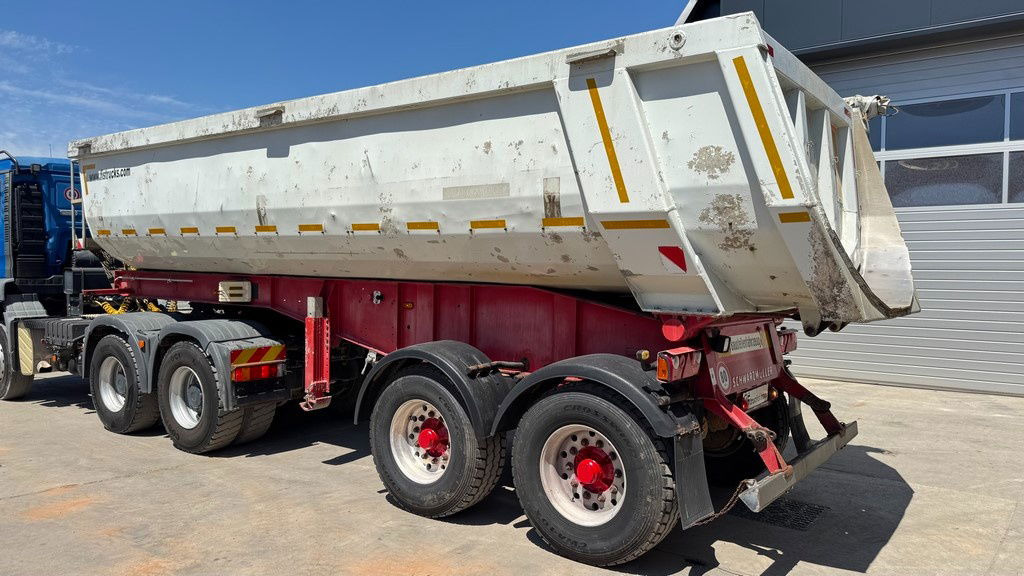 Schwarzmüller K202 2-Axle Tipper - Taurpaulin - Semirremolque volquete: foto 4 Schwarzmüller K202 2-Axle Tipper - Taurpaulin - Semirremolque volquete: foto 4