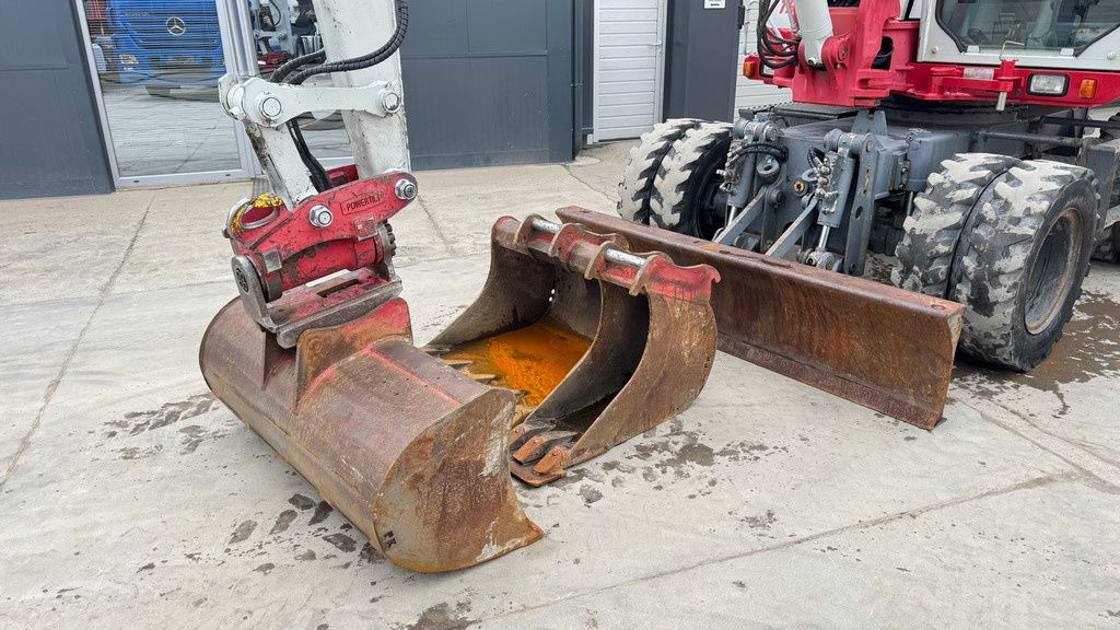 Takeuchi TB295W - 2014 Year - Powertilt - 3X Buckets - Excavadora de ruedas: foto 5 Takeuchi TB295W - 2014 Year - Powertilt - 3X Buckets - Excavadora de ruedas: foto 5