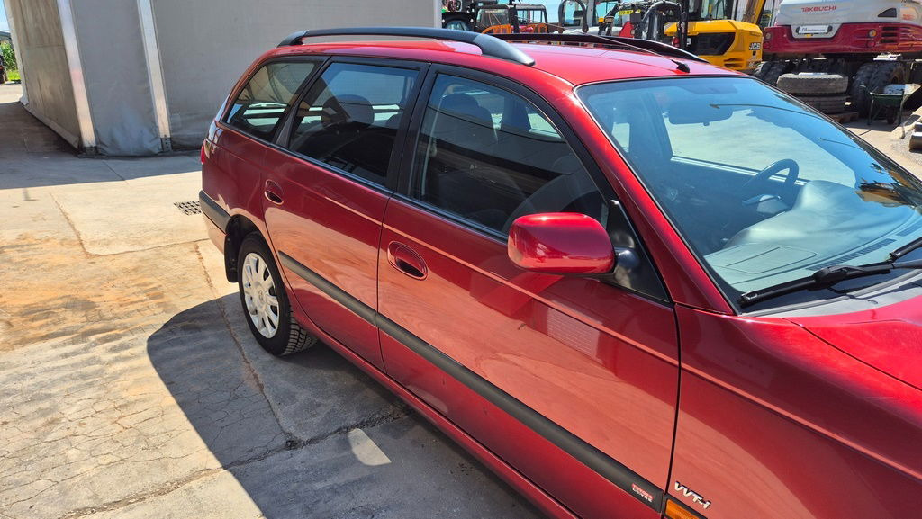 Toyota Avensis 1.8 - Petrol - 5 Doors - AC - Coche familiar: foto 4 Toyota Avensis 1.8 - Petrol - 5 Doors - AC - Coche familiar: foto 4