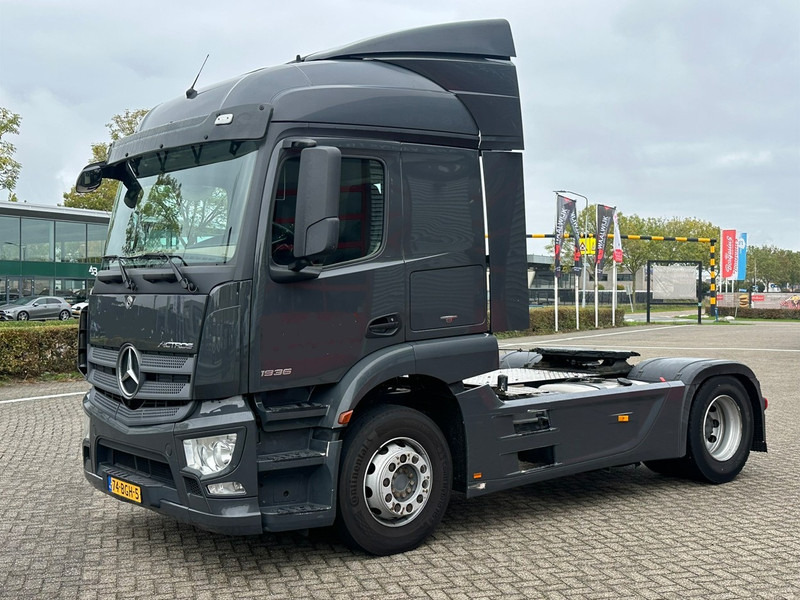 Mercedes-Benz Actros 1836 LS - Cabeza tractora: foto 2 Mercedes-Benz Actros 1836 LS - Cabeza tractora: foto 2