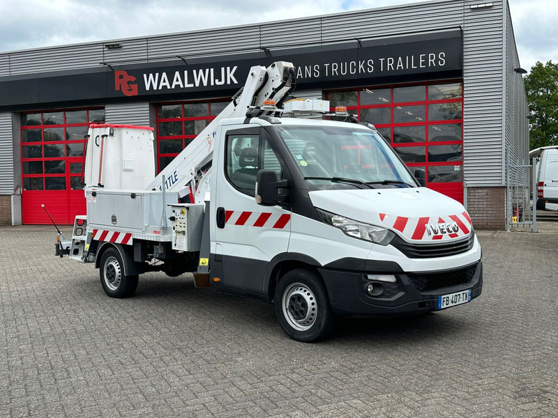 Iveco Daily 35S14 14 meter, 4x stamped, 649 working hours - Furgoneta: foto 3 Iveco Daily 35S14 14 meter, 4x stamped, 649 working hours - Furgoneta: foto 3