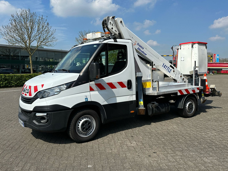 Iveco Daily 35S14 APK 10-07-2026 14 meter, 4x stamped, 413 working hours - Furgoneta: foto 4 Iveco Daily 35S14 APK 10-07-2026 14 meter, 4x stamped, 413 working hours - Furgoneta: foto 4