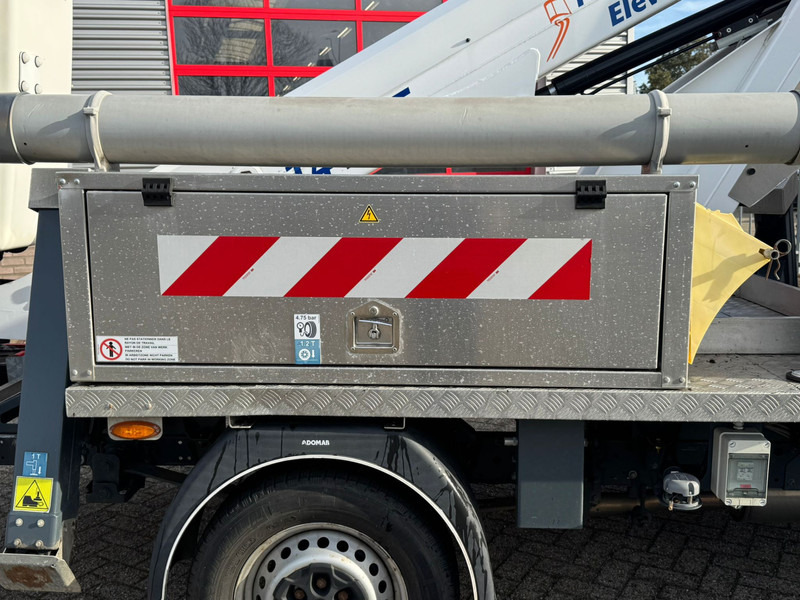 Furgoneta Iveco Daily 35S14 Werkhoogte 14 mtr, 221 draaiuren 18.215 km: foto 10 Furgoneta Iveco Daily 35S14 Werkhoogte 14 mtr, 221 draaiuren 18.215 km: foto 10