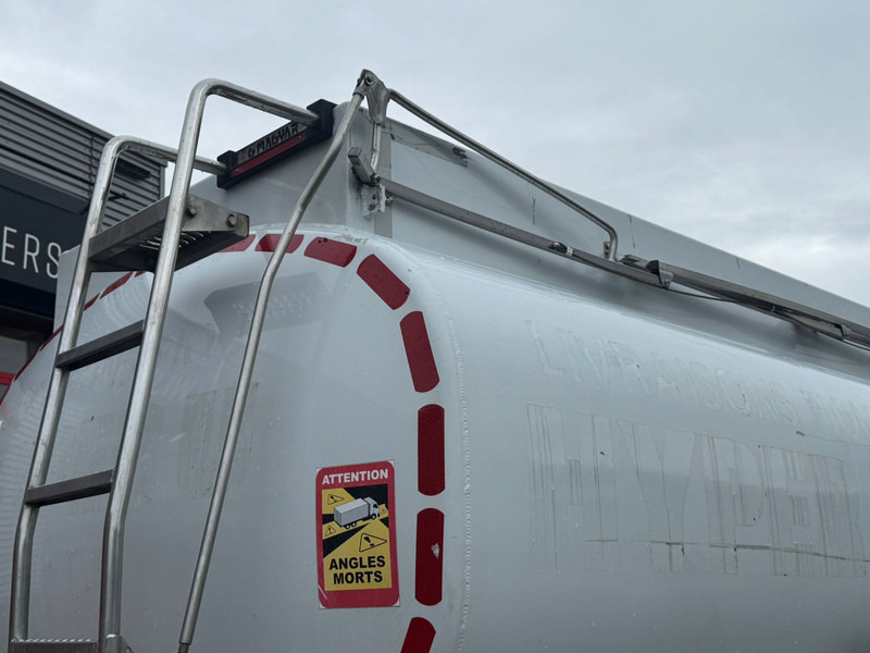 Renault Midlum 220.10 - Camión cisterna: foto 5 Renault Midlum 220.10 - Camión cisterna: foto 5