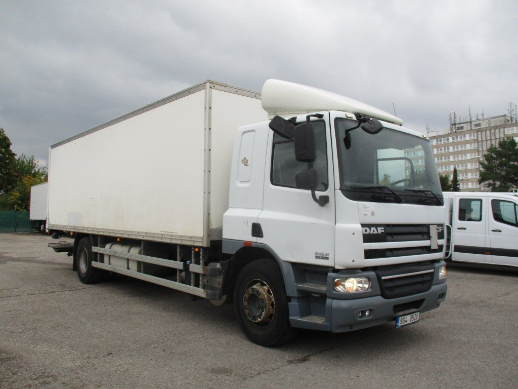 DAF CF 75.310 - Camión caja cerrada: foto 3 DAF CF 75.310 - Camión caja cerrada: foto 3